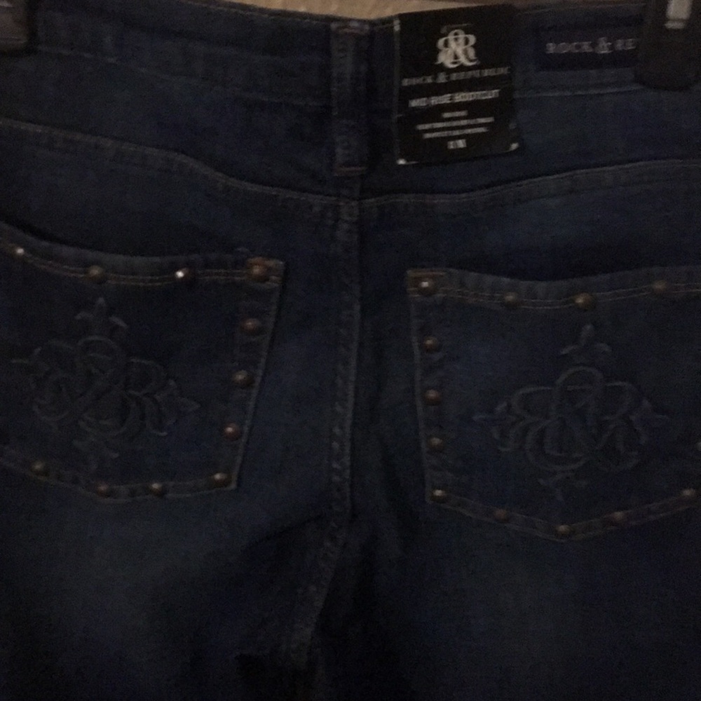 Jean - Picture 3 of 4